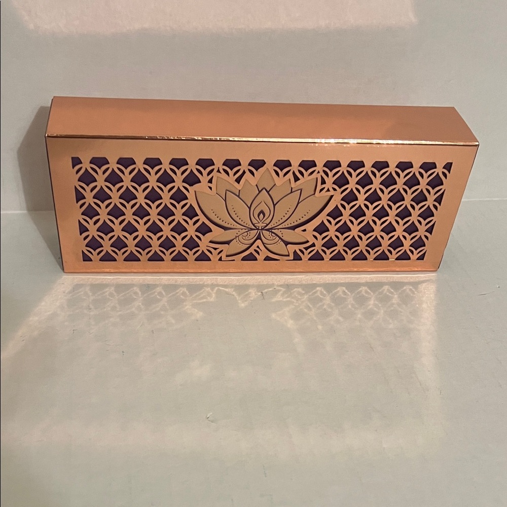 Luxie 518 Disney Jasmine Large Powder Brush